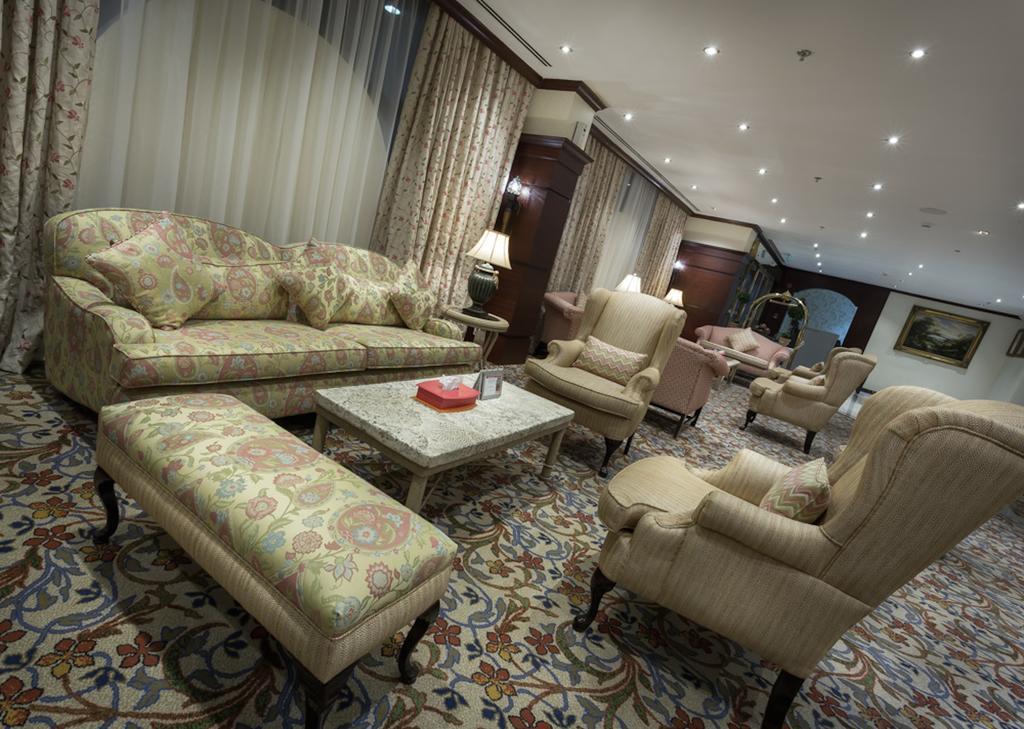 Hawthorn Suites By Wyndham Ал Хубар Екстериор снимка