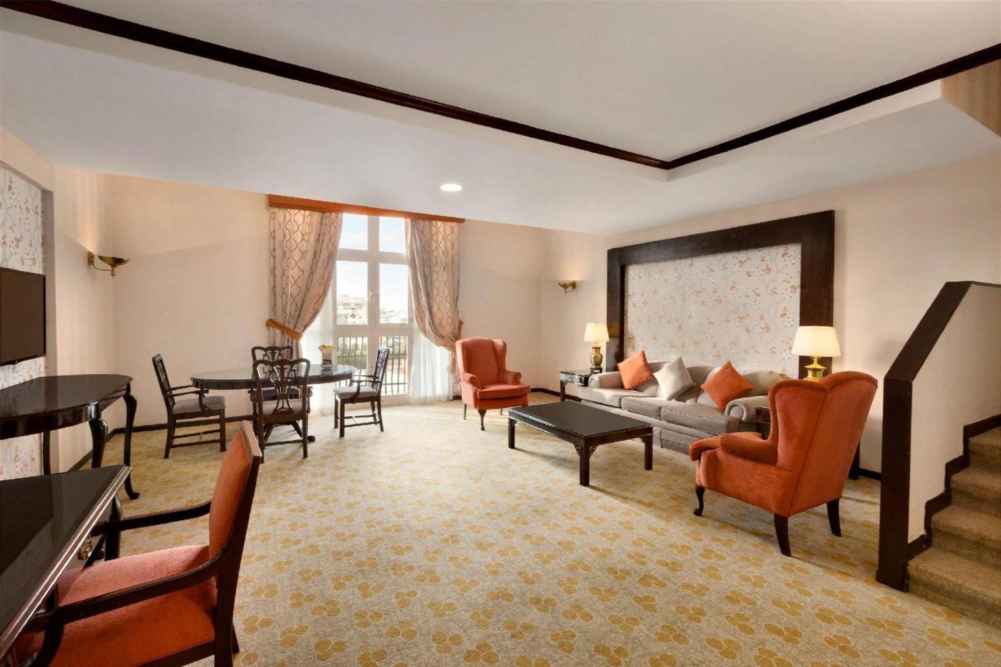 Hawthorn Suites By Wyndham Ал Хубар Екстериор снимка