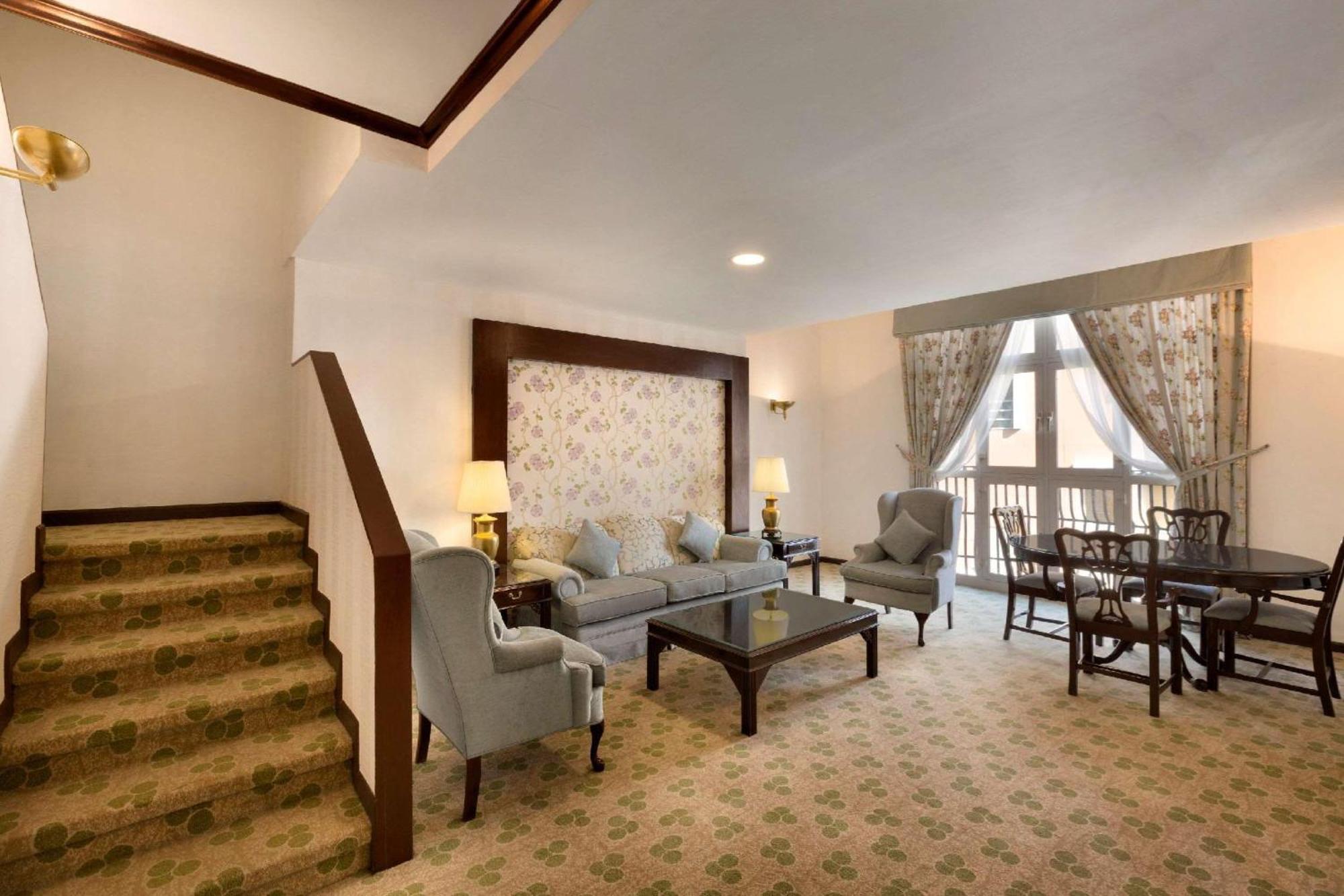 Hawthorn Suites By Wyndham Ал Хубар Екстериор снимка